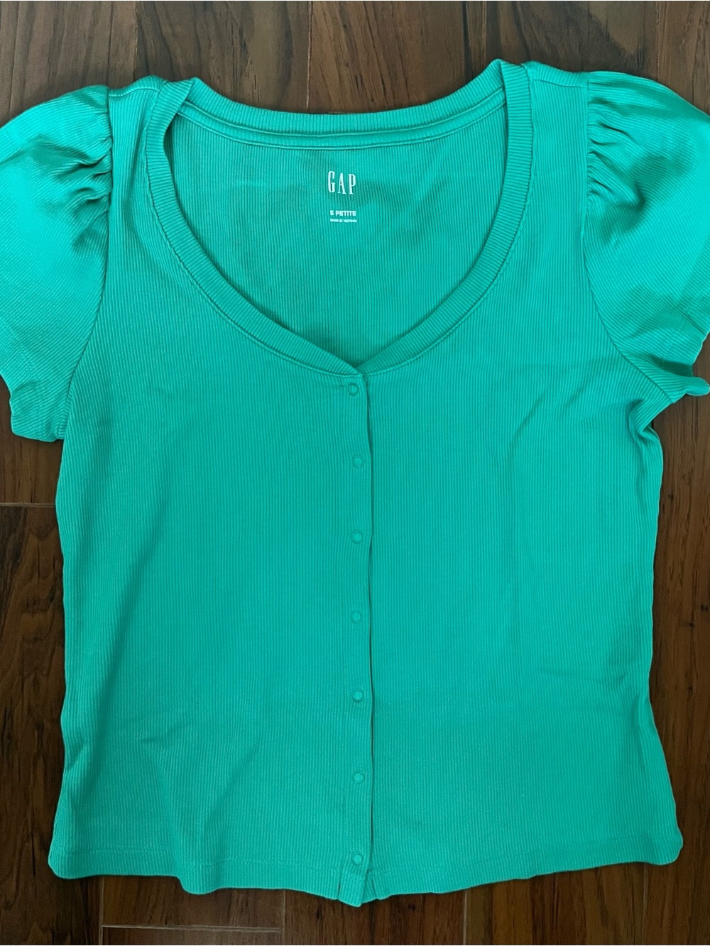GAP Petite Button-Front Ribbed Top in Teal Green